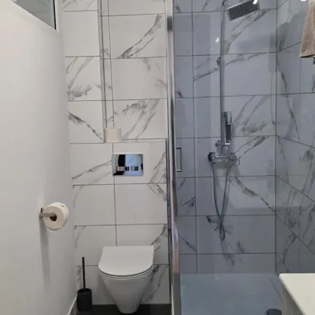 Turystyczna 9 & Cafe 3*